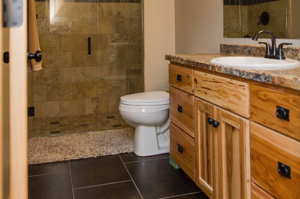 Photo of Bathroom in Luck