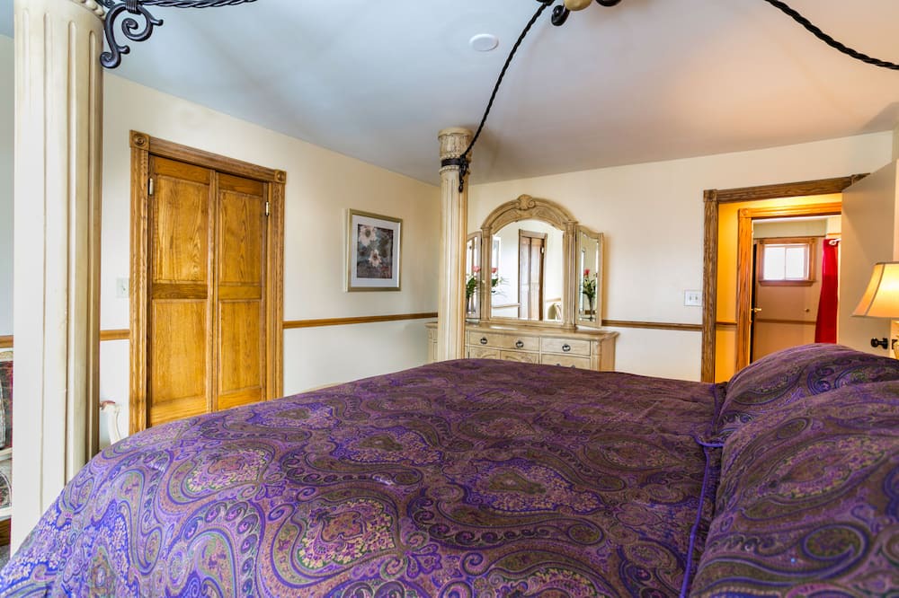 Photo of Bedroom in Butler