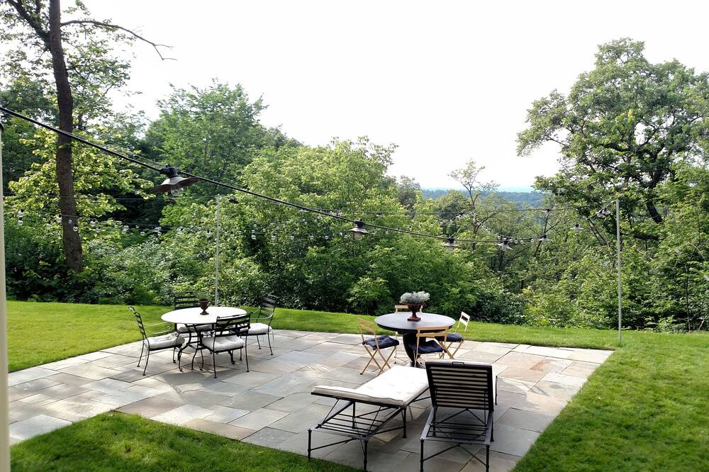 Photo of Patio Balcony in Hudson