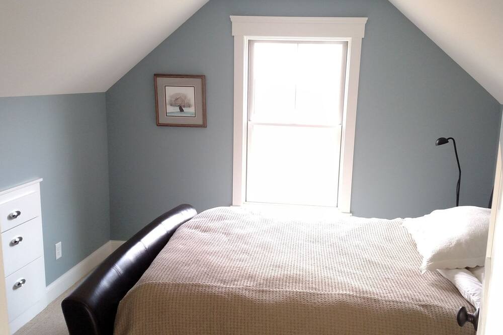 Photo of Bedroom in Hudson