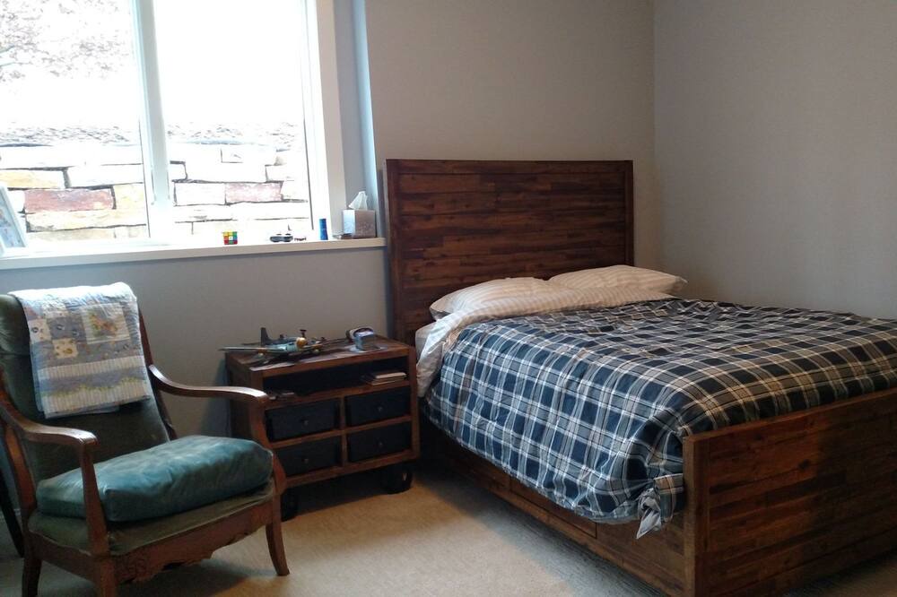Photo of Bedroom in Hudson