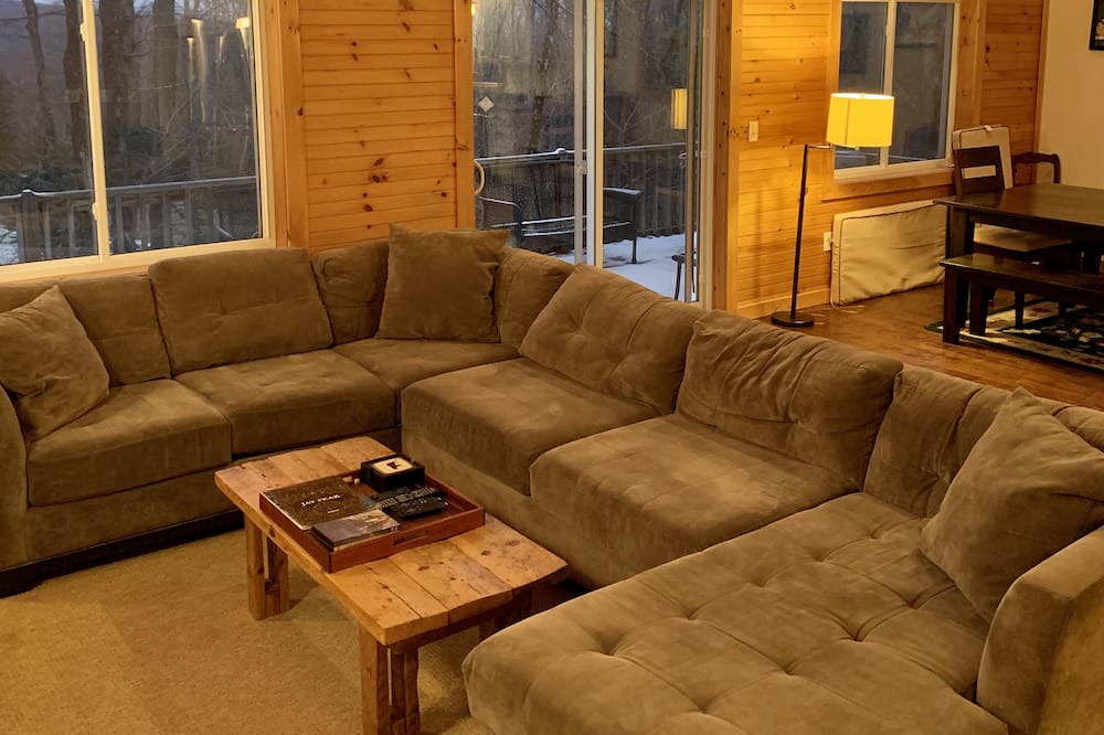 Photo of Livingroom in North Troy
