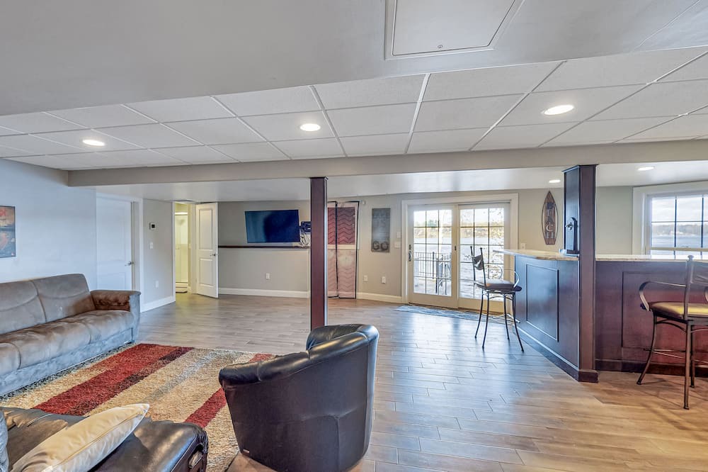 Photo of Livingroom in Melrose