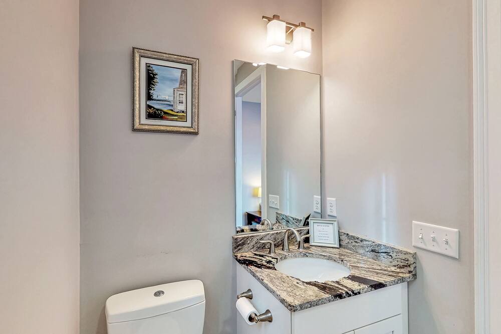 Photo of Bathroom in Melrose