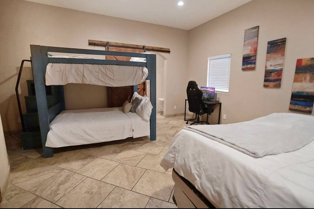 Photo of Bedroom in Los Lunas
