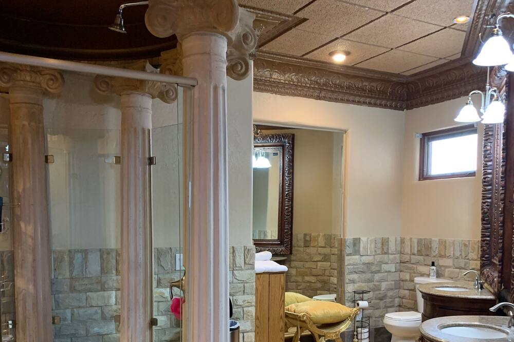 Photo of Bathroom in Los Lunas