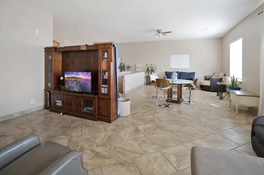 Photo of Livingroom in Los Lunas