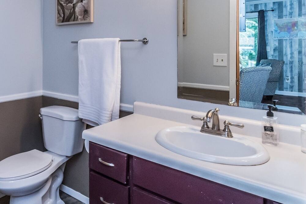 Photo of Bathroom in Woodbury