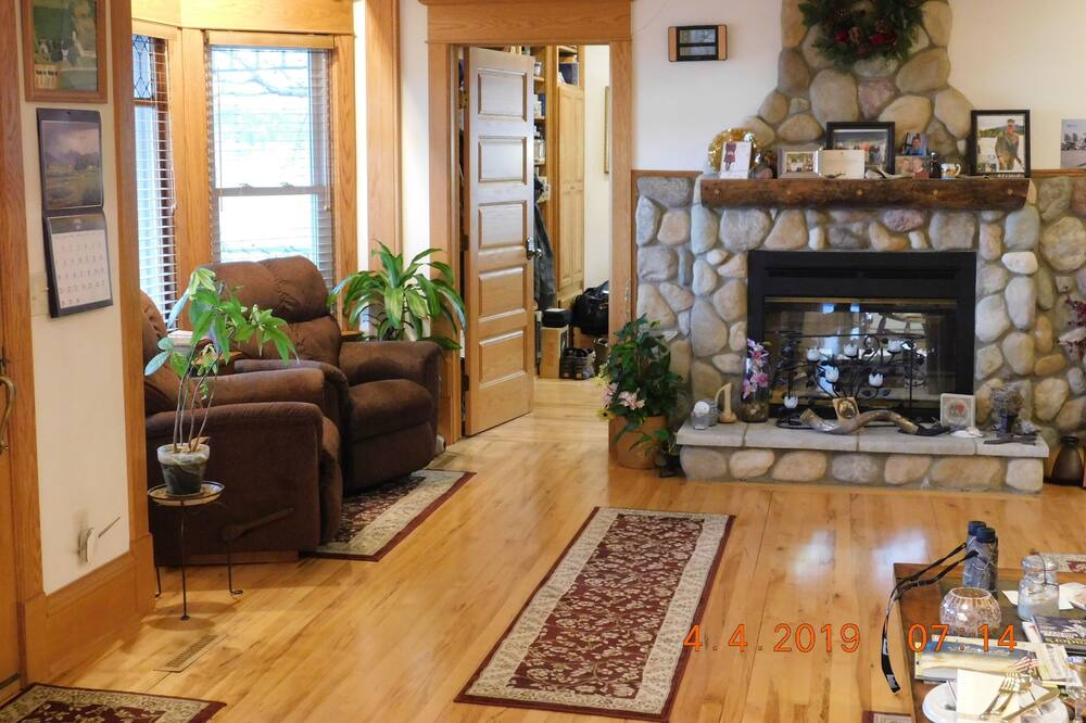 Photo of Livingroom in Reedsburg