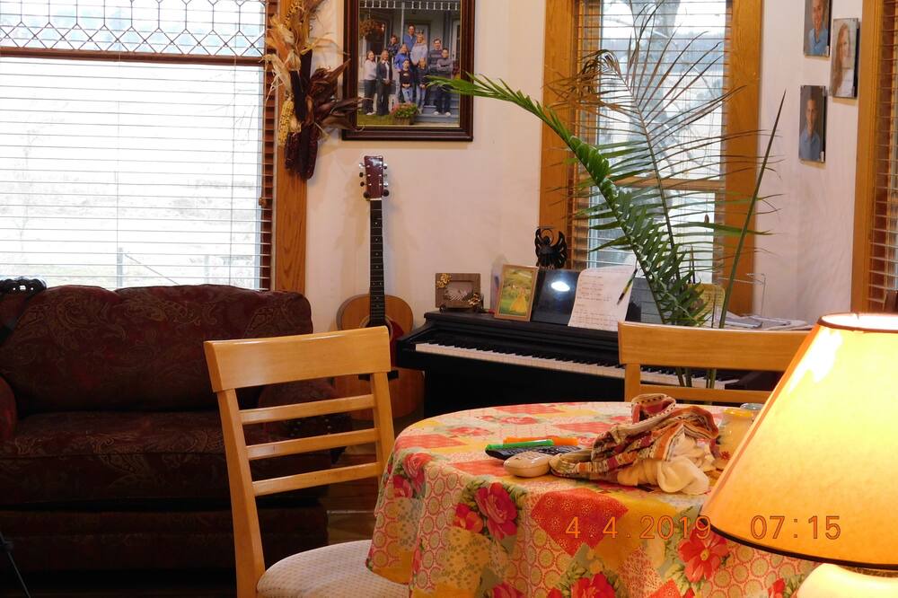 Photo of Livingroom in Reedsburg