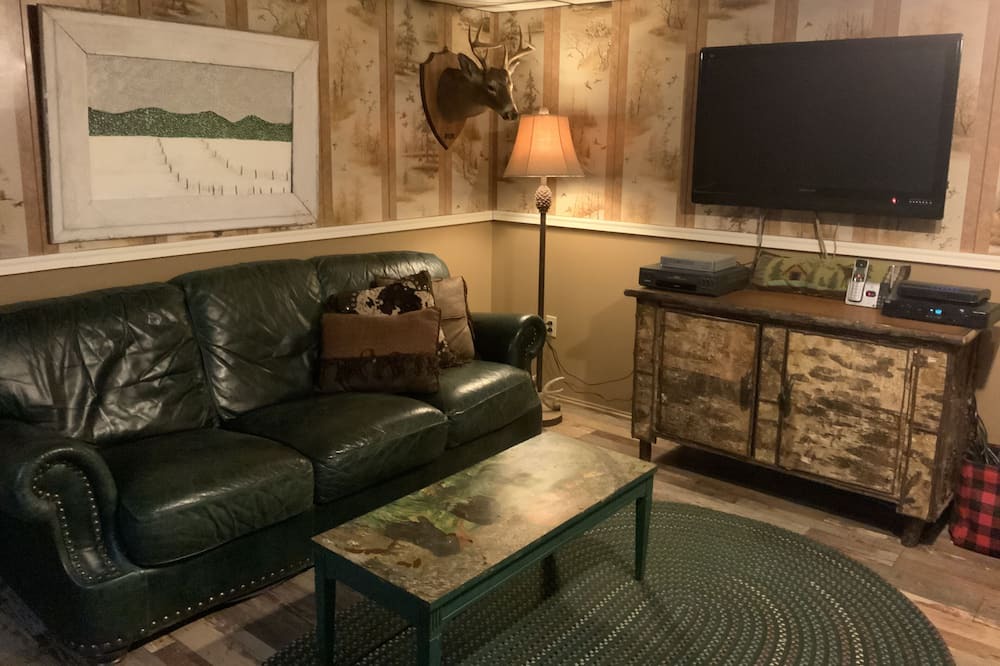 Photo of Livingroom in Malone