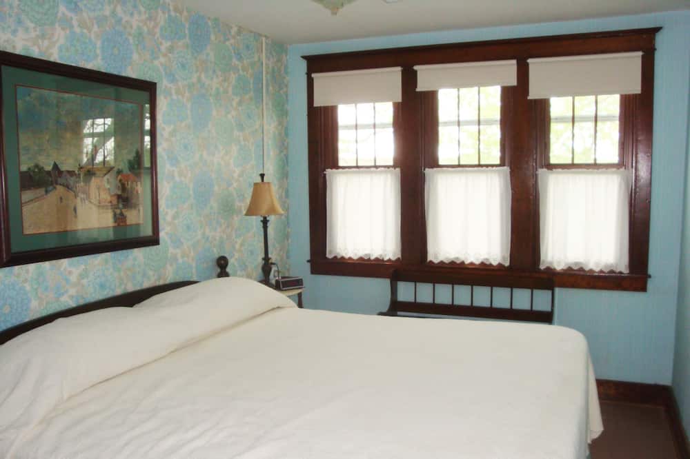 Photo of Bedroom in Lake Hallie