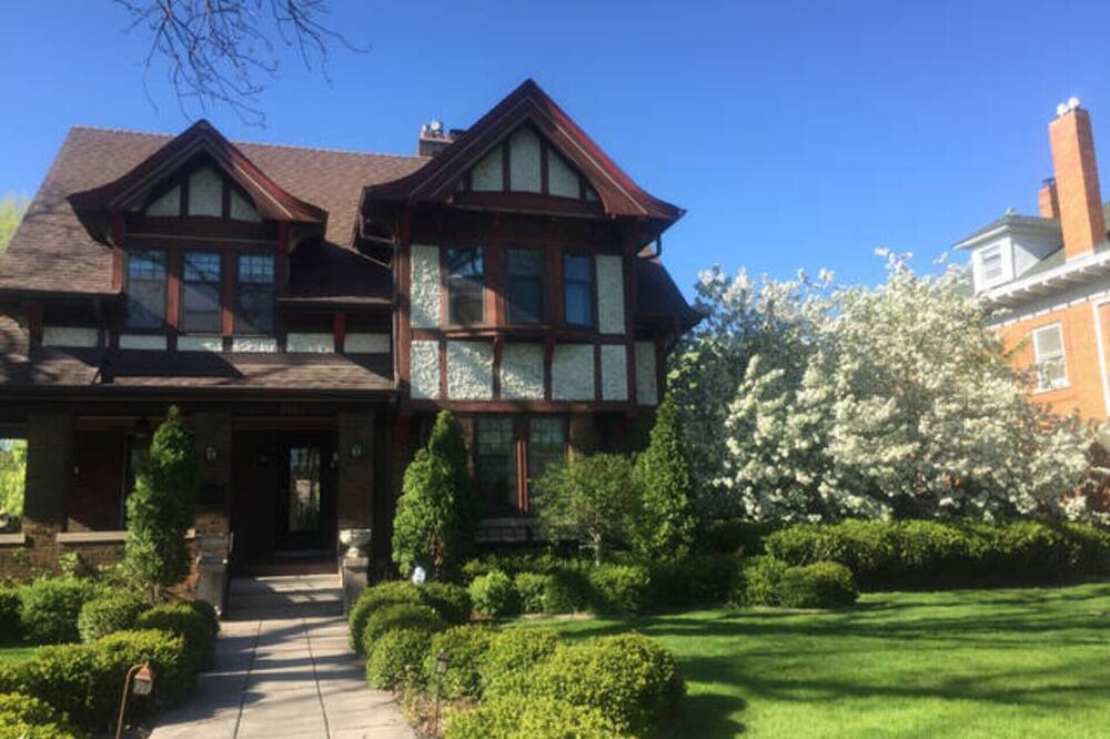 Photo of Outdoor in Merriam Park