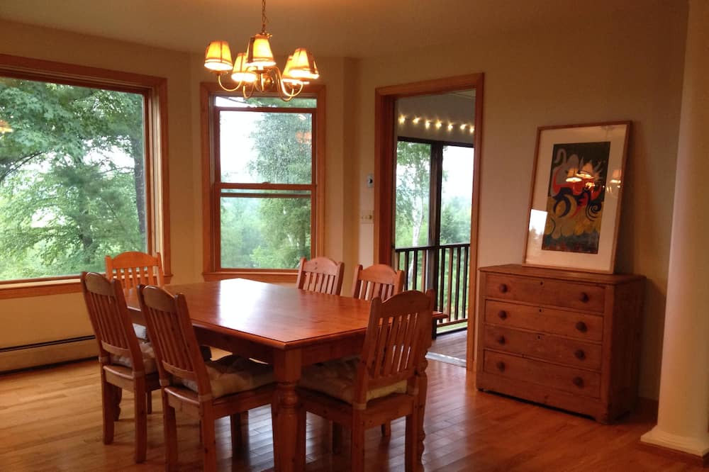 Photo of Bedroom in Lyndeborough
