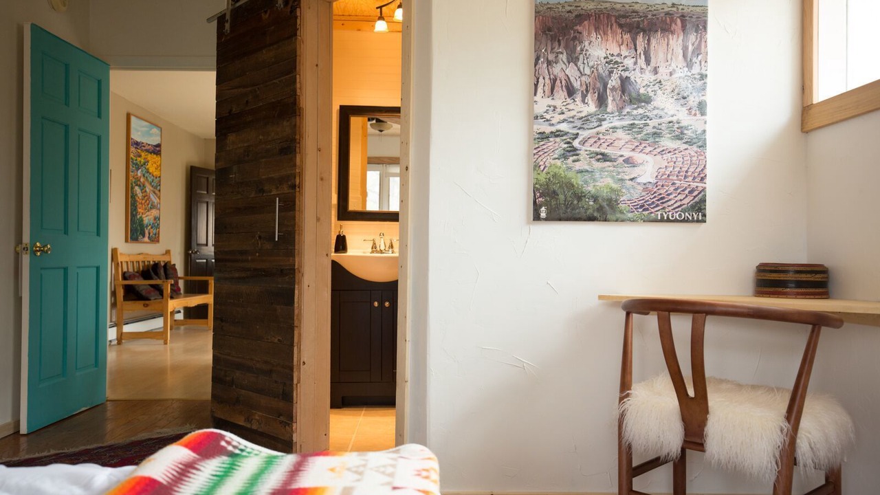 Photo of Bedroom in Los Alamos