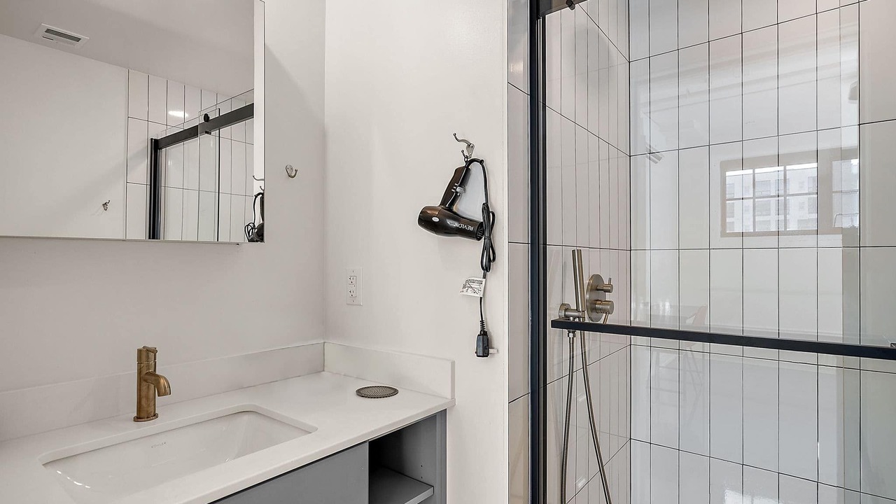 Photo of Bathroom in Warehouse District