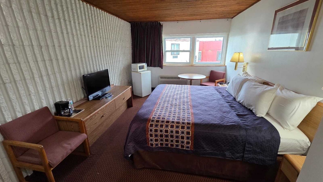 Photo of Bedroom in Osseo