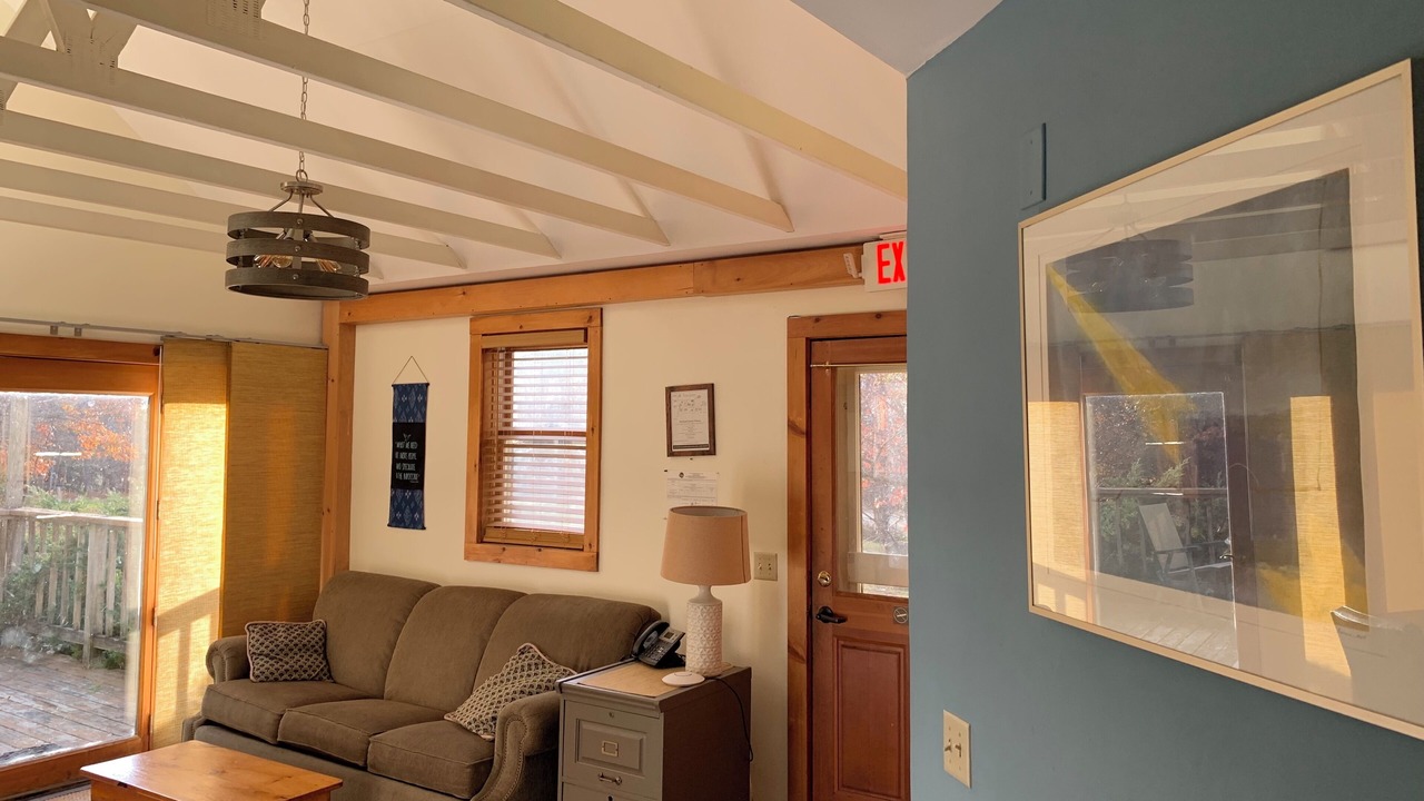 Photo of Livingroom in Rowe