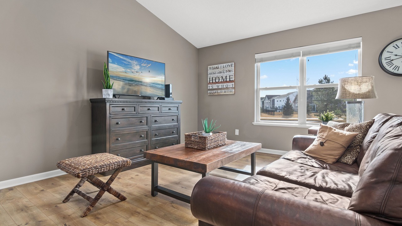 Photo of Livingroom in Woodbury