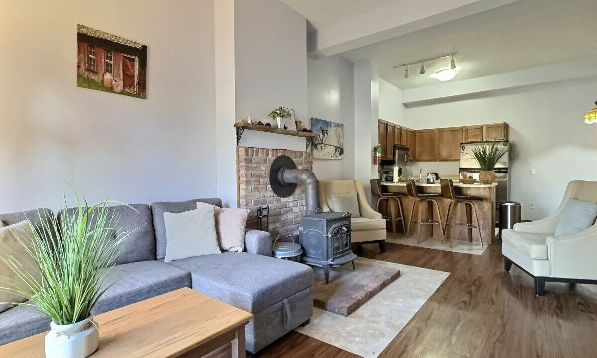 Photo of Livingroom in Pittsfield
