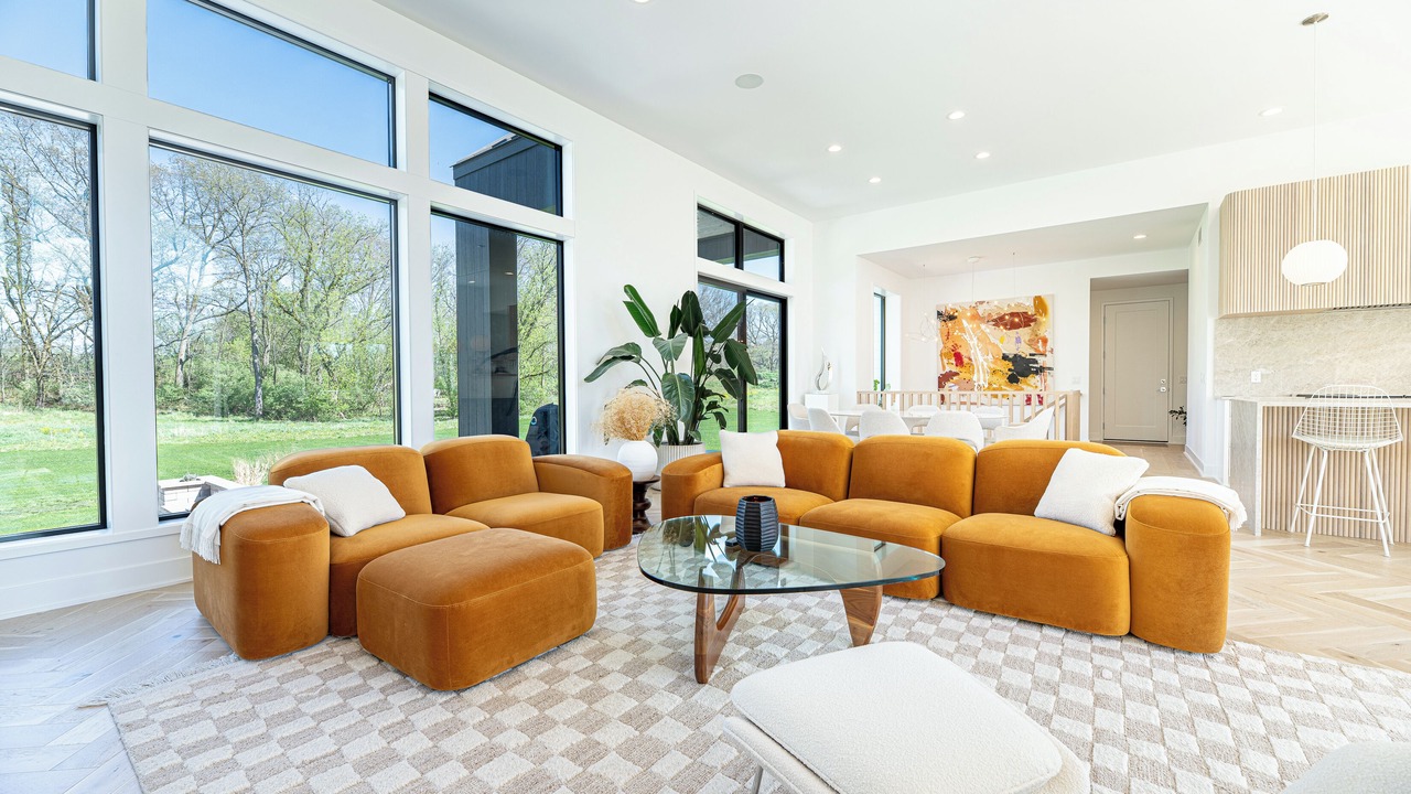 Photo of Livingroom in Ada