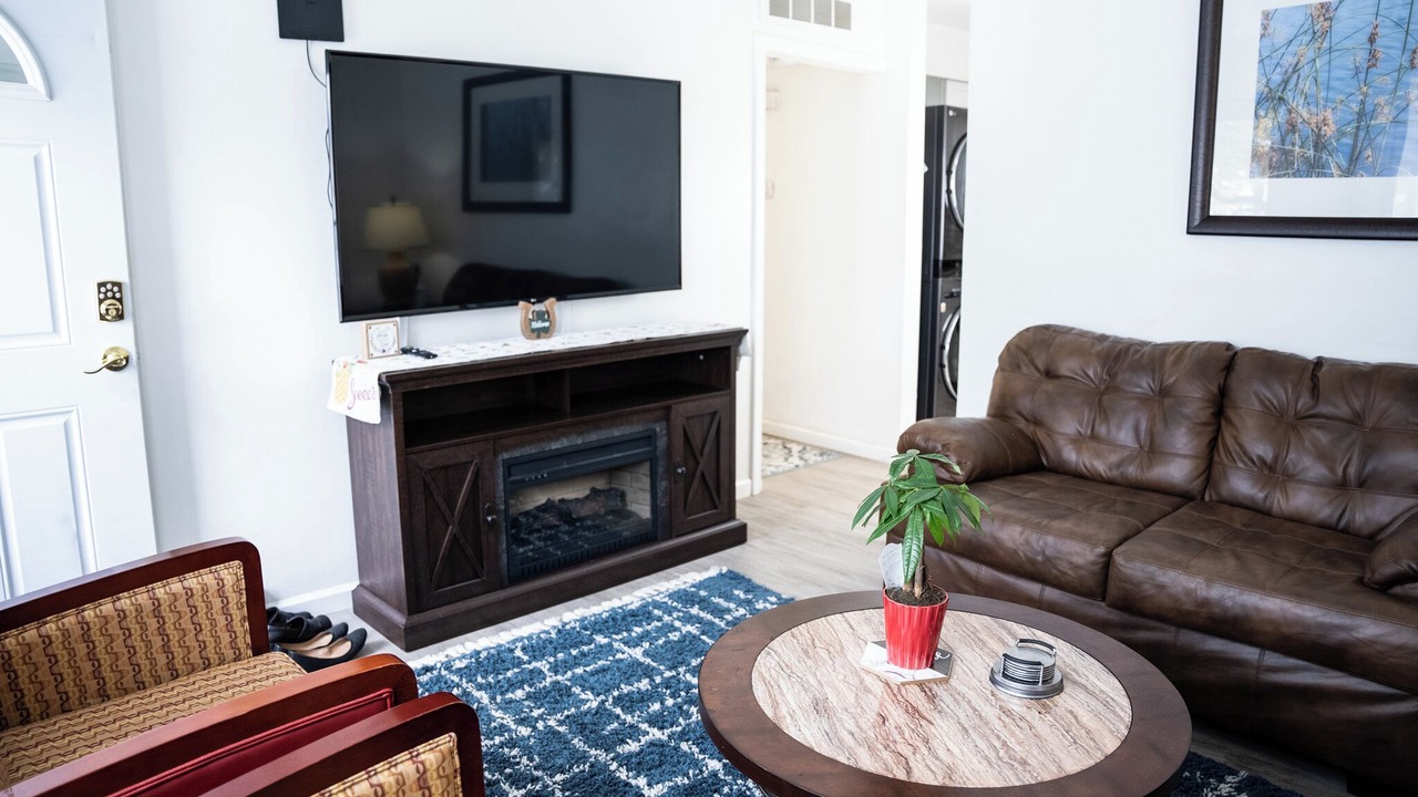 Photo of Livingroom in Romulus