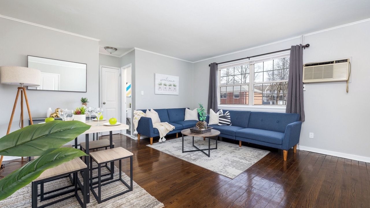 Photo of Livingroom in West Hartford