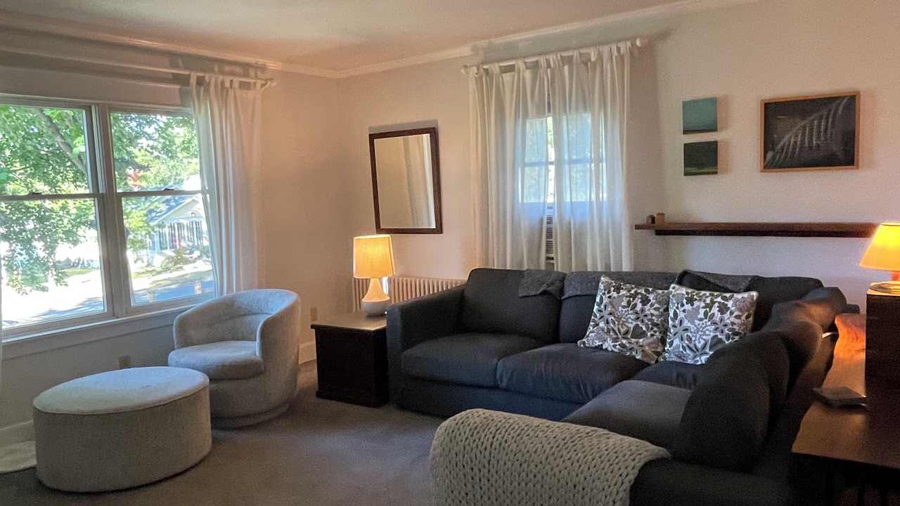 Photo of Livingroom in Hudson