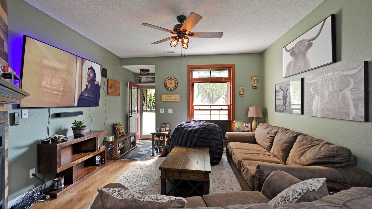 Photo of Livingroom in Rogers