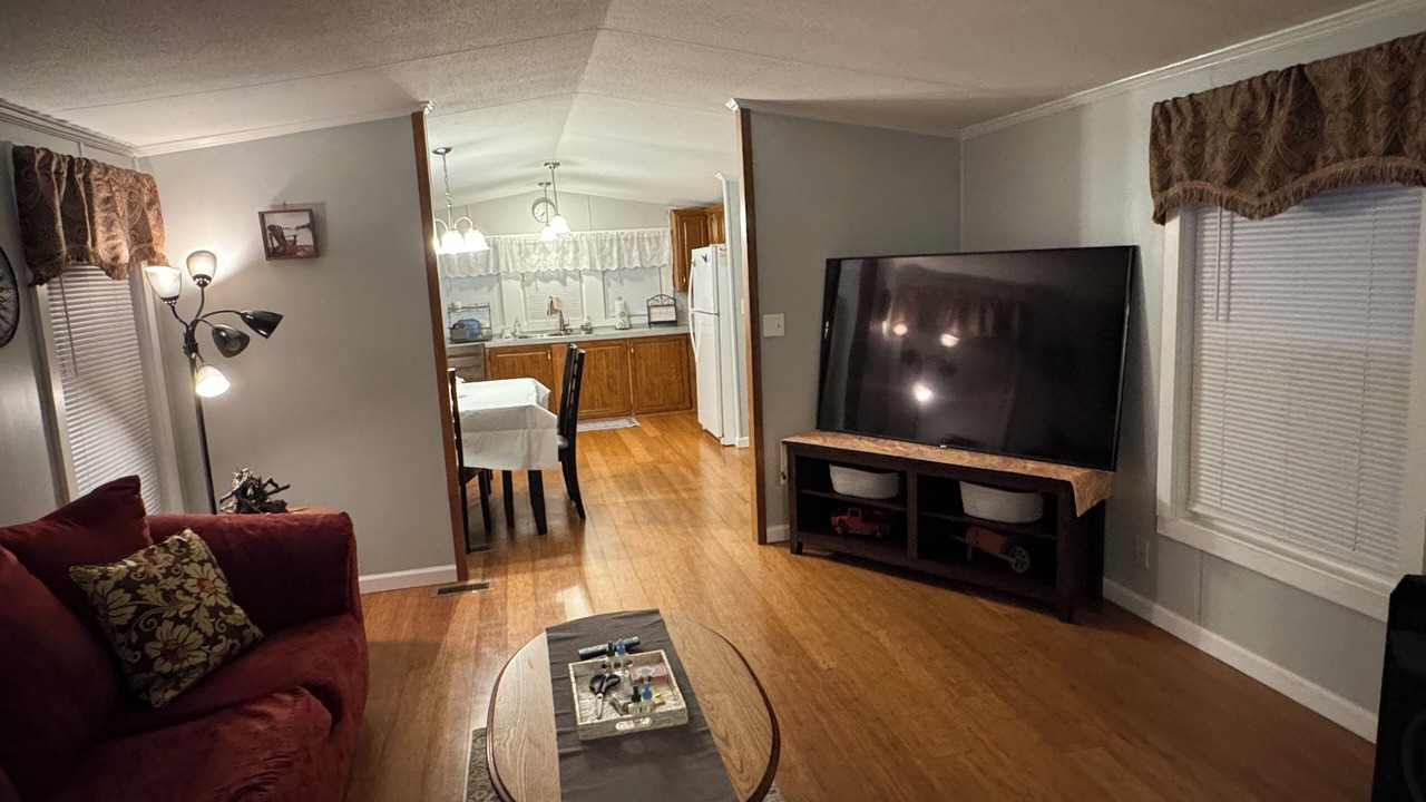 Photo of Livingroom in Schuyler Falls