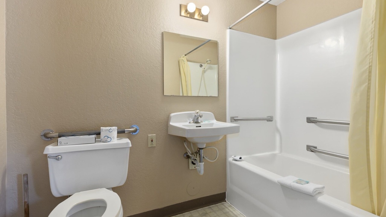 Photo of Bathroom in Breezy Point