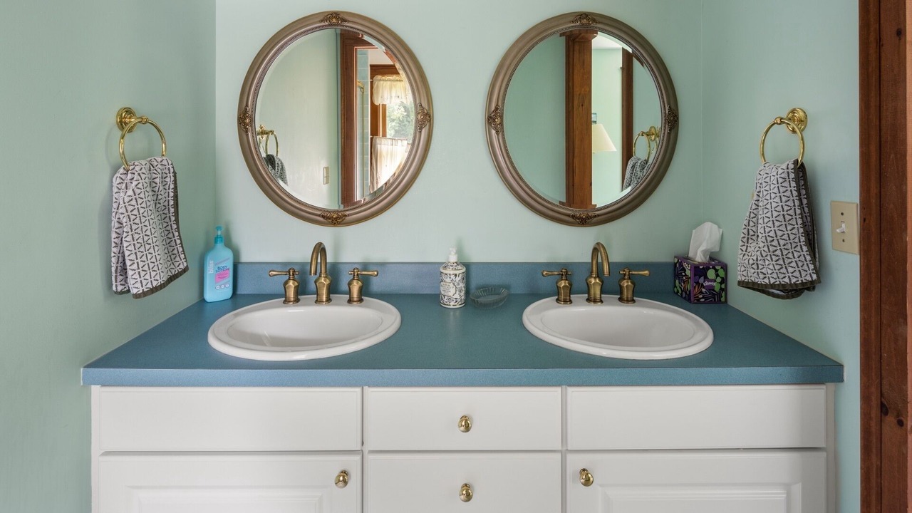 Photo of Bathroom in Shelburne