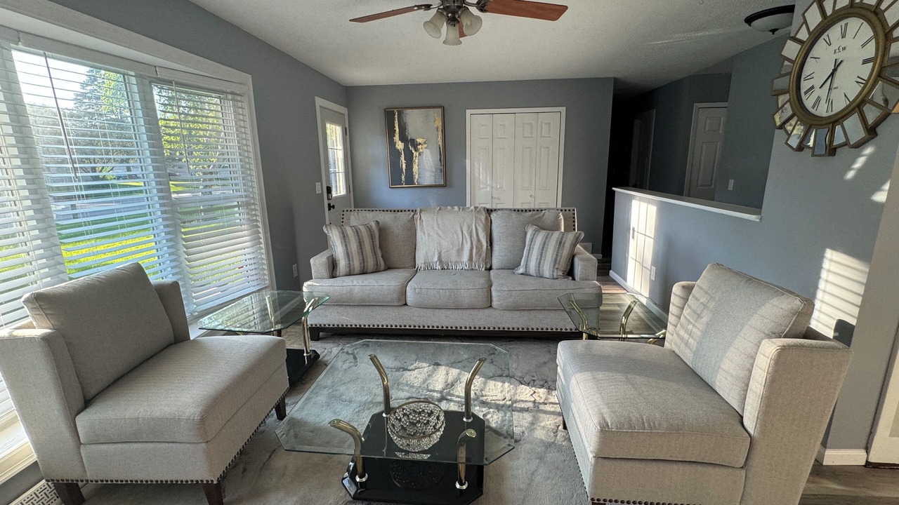 Photo of Livingroom in Brooklyn Park