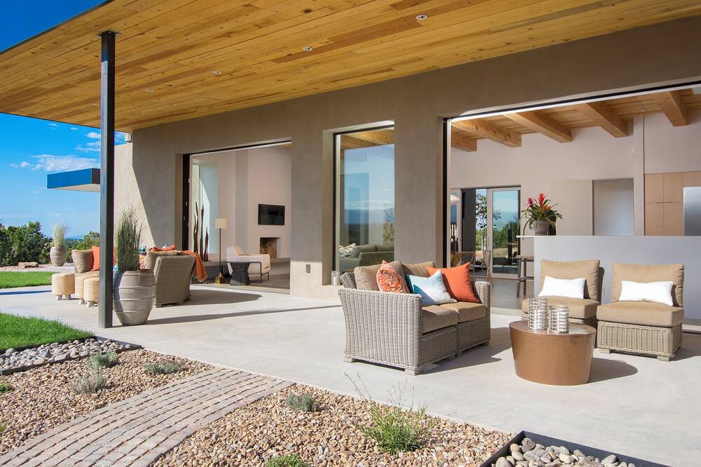 Photo of Patio Balcony in La Tierra