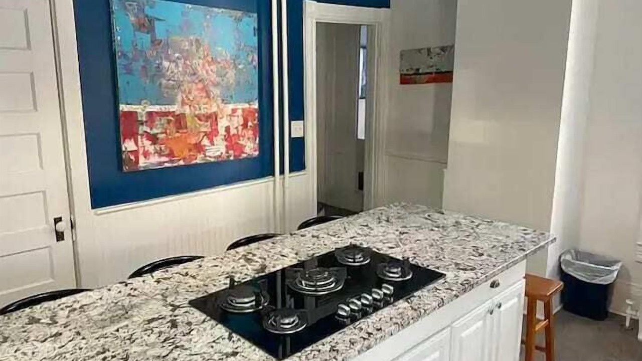 Photo of Kitchen in Summit - University
