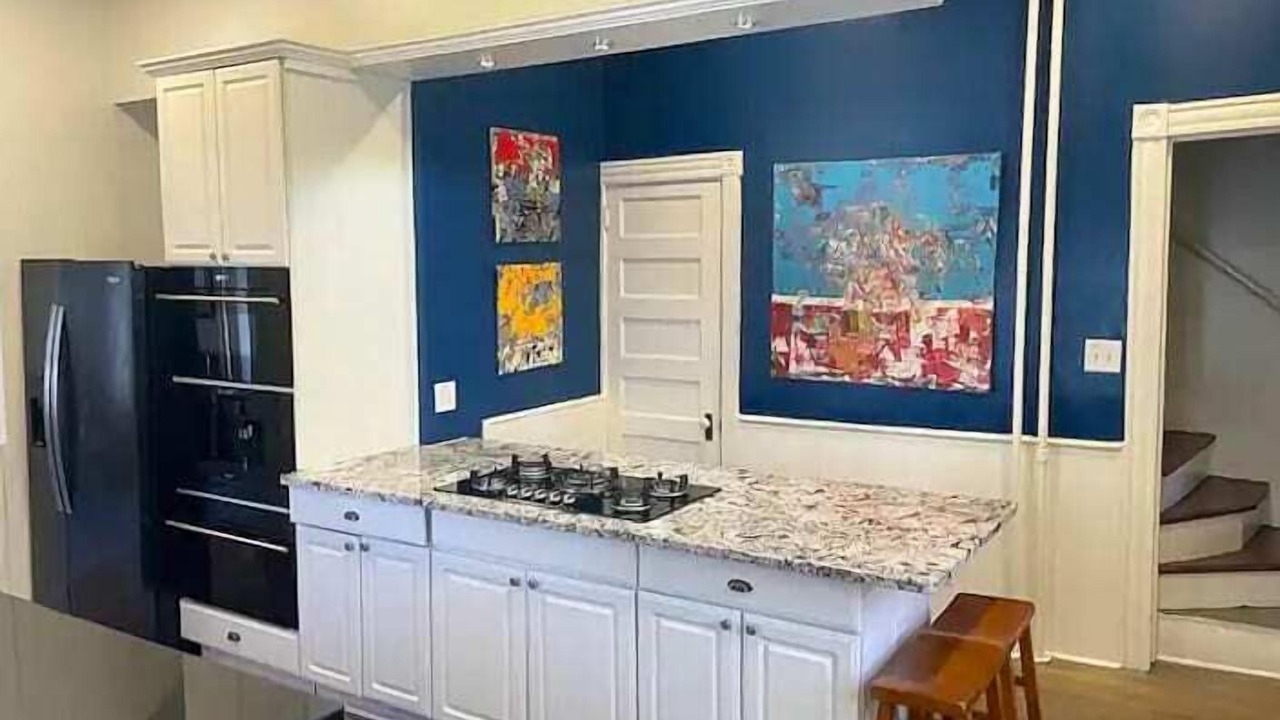 Photo of Kitchen in Summit - University