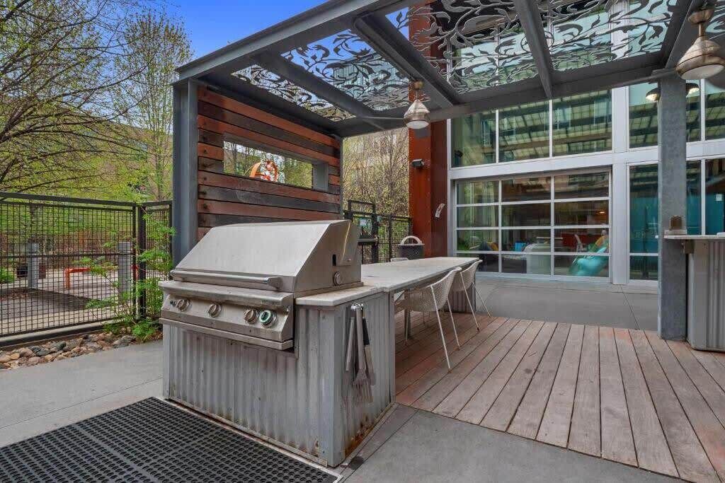 Photo of Outdoor in Mill District
