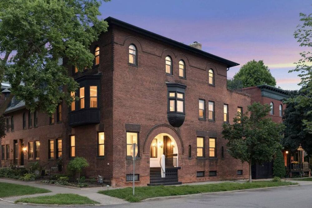 Photo of Outdoor in Summit - University