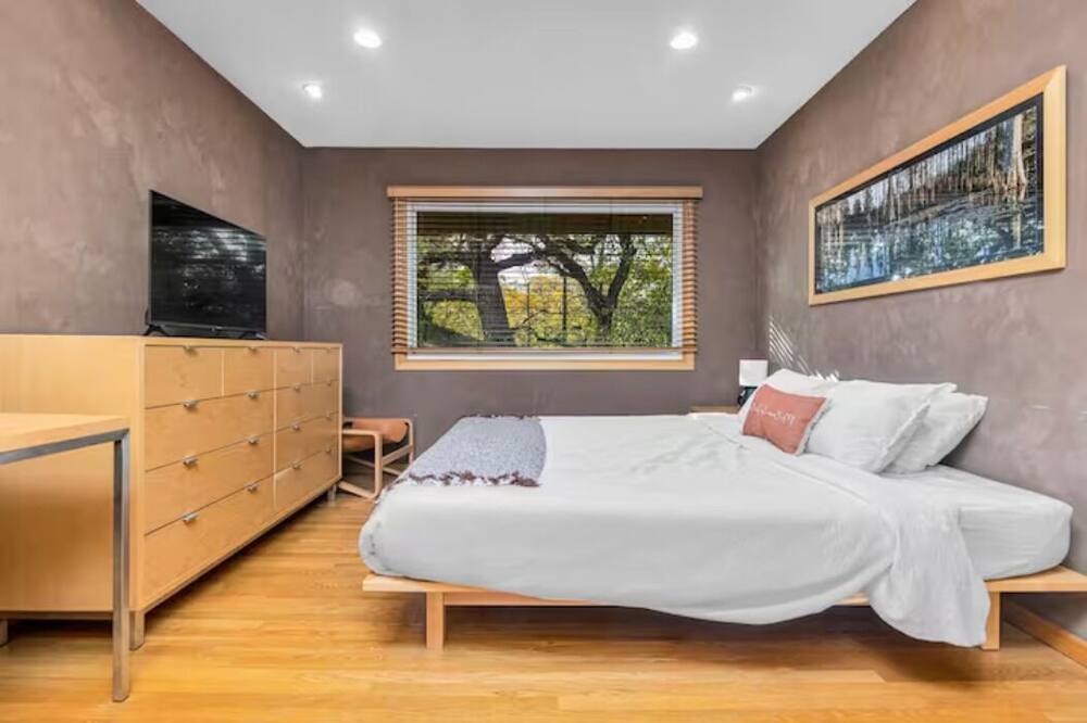 Photo of Bedroom in Cedar-Isles-Dean