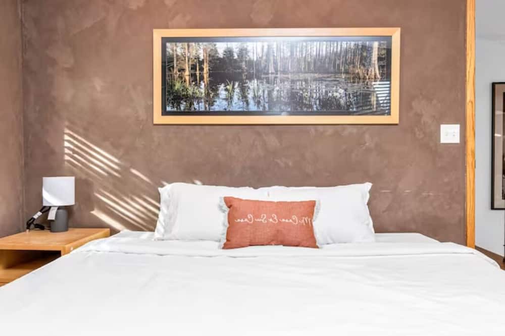 Photo of Bedroom in Cedar-Isles-Dean