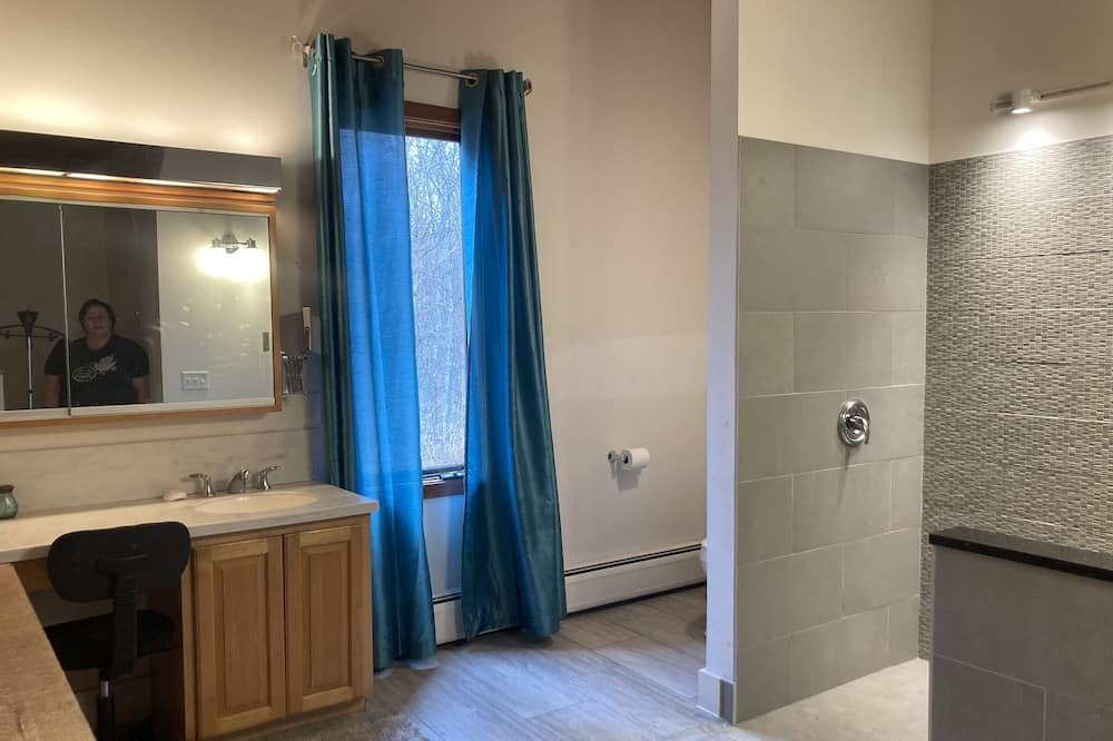 Photo of Bathroom in Jericho