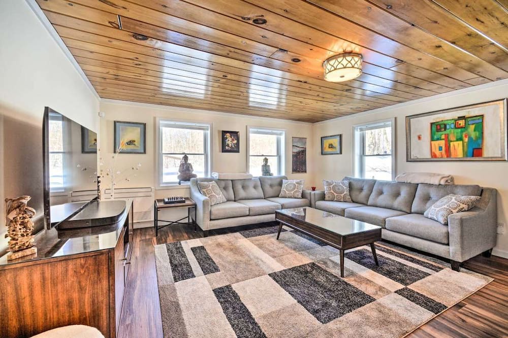 Photo of Livingroom in Richmond