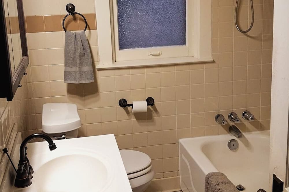 Photo of Bathroom in Schnitzelburg