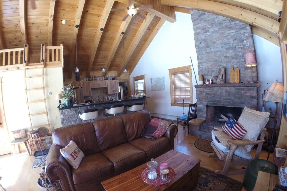 Photo of Livingroom in Town of Dickinson Center
