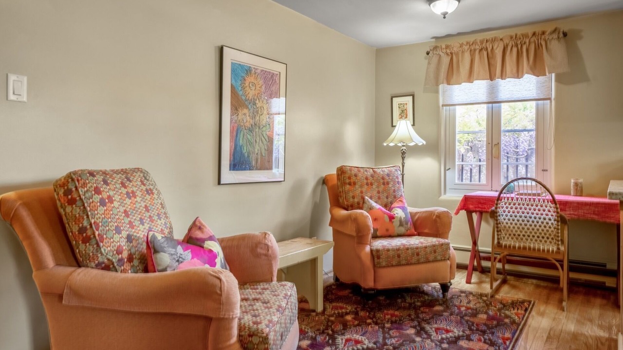 Photo of Livingroom in South Capitol