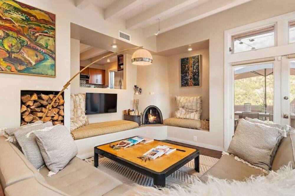 Photo of Livingroom in Nambe Pueblo