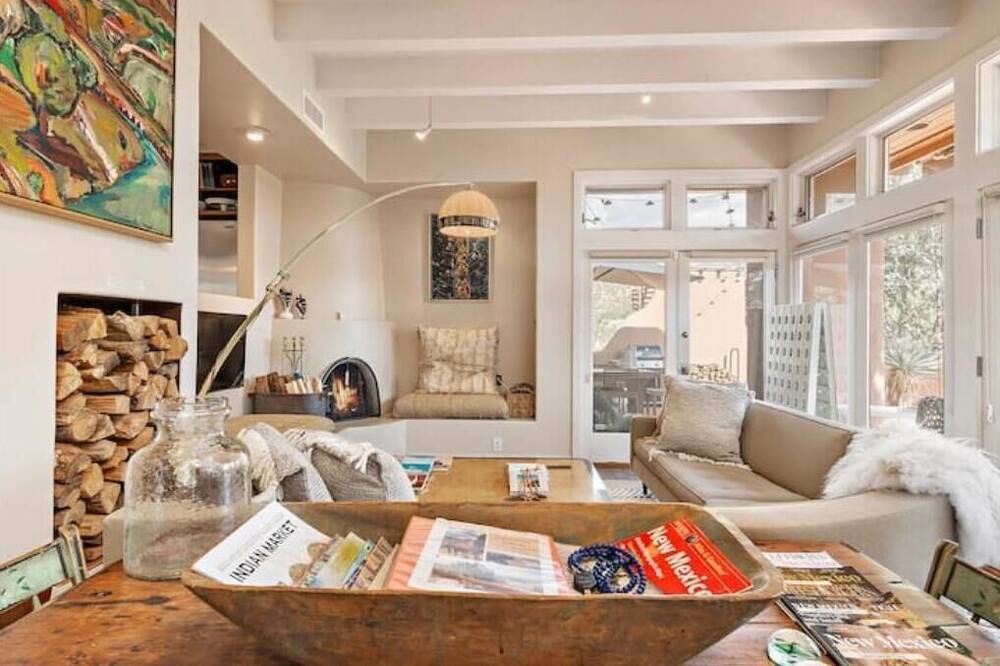 Photo of Livingroom in Nambe Pueblo