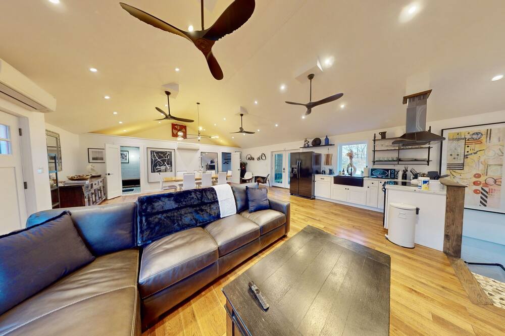 Photo of Livingroom in Westport
