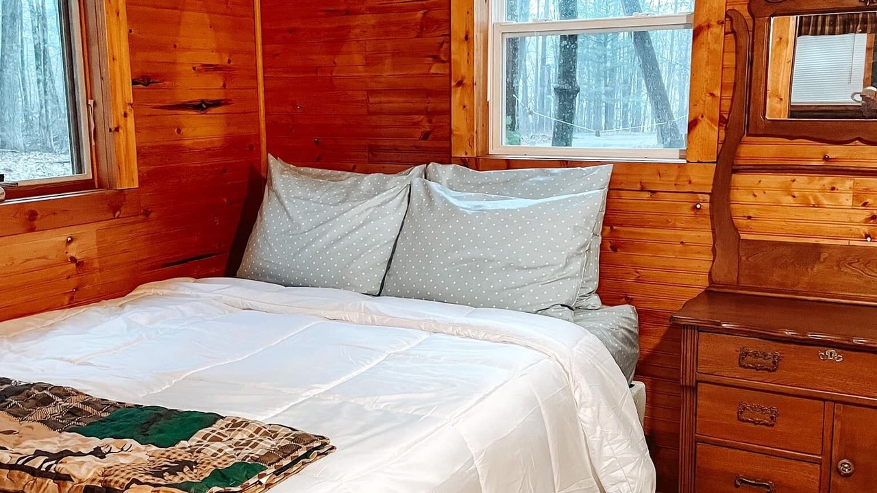 Photo of Bedroom in Northwoods Beach