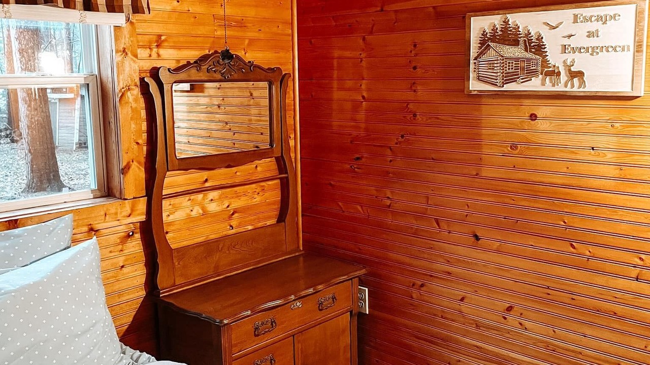 Photo of Bedroom in Northwoods Beach
